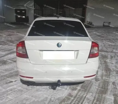 Фаркоп тип шара A для Skoda Octavia Лифтбек 2004-2013 (01015А)