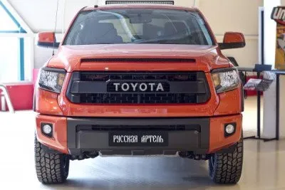 Реснички на фары под покраску для Toyota Tundra (2013-2020) (RETT-042900)