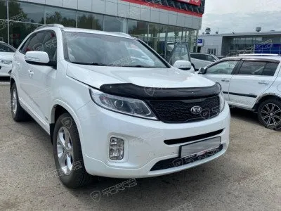 Дефлектор капота черный для Kia Sorento 2009-2012 (DK060)