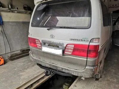Фаркоп тип шара A для Toyota Granvia 1995-2002, Grand Hiace 1999-2002 (TGra95-02A)