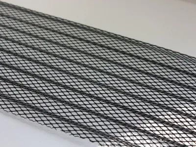 Сетка защитно-декоративная ячейка 10 мм, 1000х250 мм 3D вертикаль черный (SBV102511)