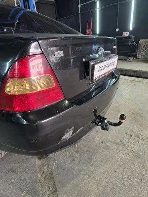 Фаркоп тип шара A для Toyota Corolla Седан 2000-2007, Avensis Седан 2003-2009 (ML200V3)