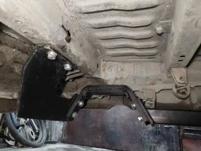 Фаркоп тип шара A для Toyota Estima 2000-2006, Alphard 2002-2008 (KrzS3)