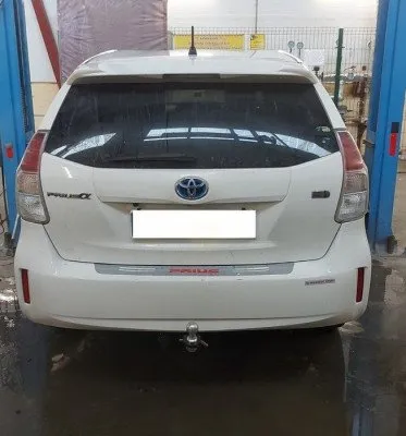 Фаркоп тип шара E для Toyota Prius Alpha 2011-2021 (FA 0860-E)