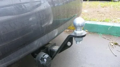 Фаркоп тип шара E для Toyota Prius Alpha 2011-2021 (FA 0860-E)
